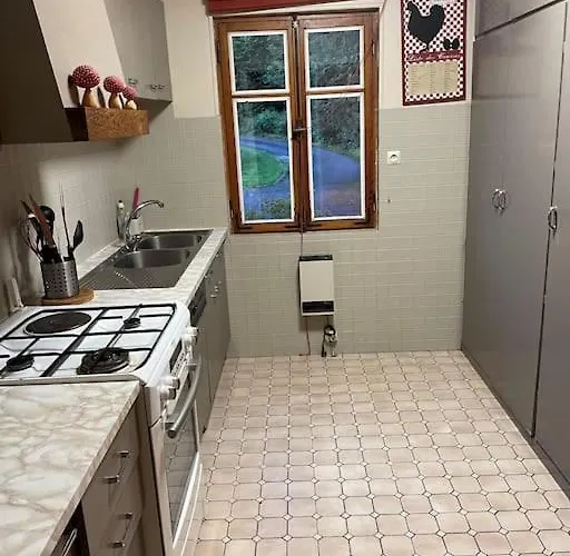 Au Bord De L'eau Chalet